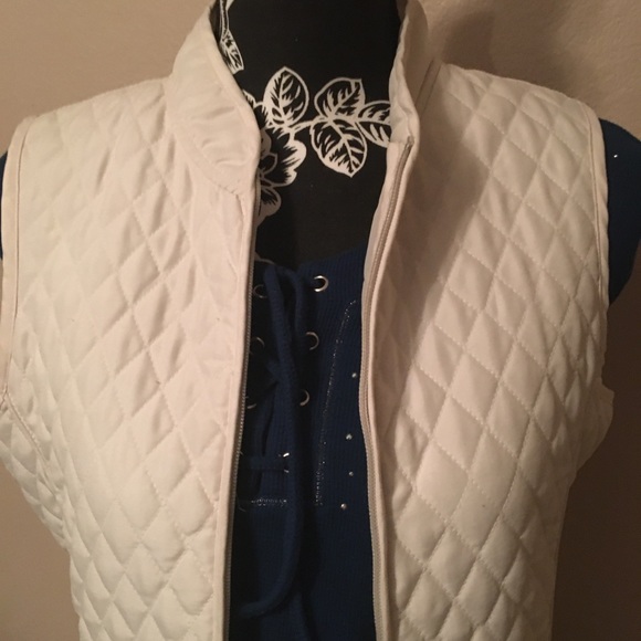 🎁2/$12 JANE ASHLEY SM CREAM FULL ZIP  THIN DIAMOND QUILT 2 POCKET VEST - Picture 2 of 10